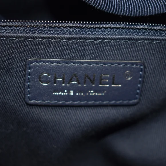 Chanel Deauville Navy - Picture 13 of 16